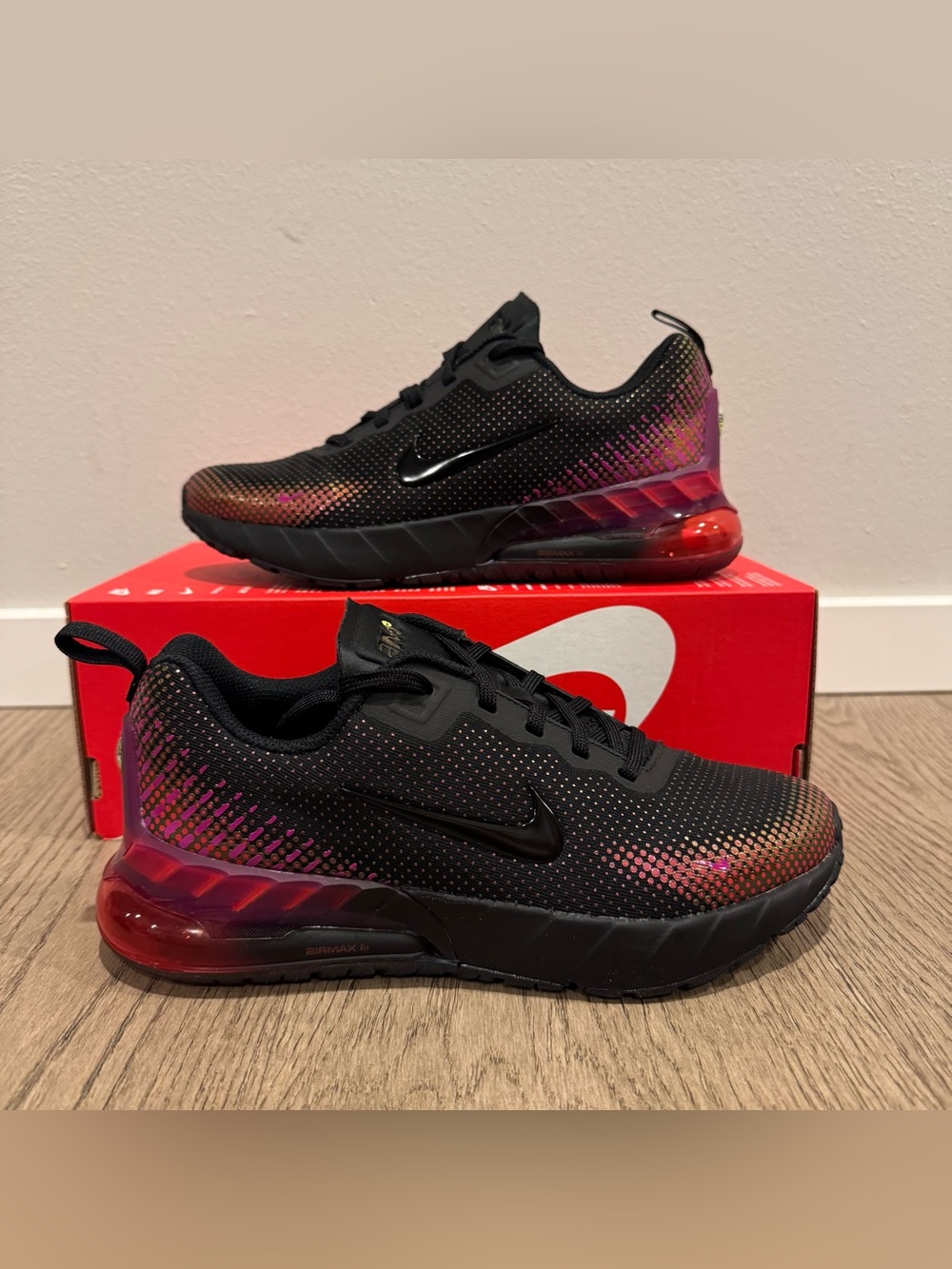 Nike Air Max Phoenix Black Challenge Red